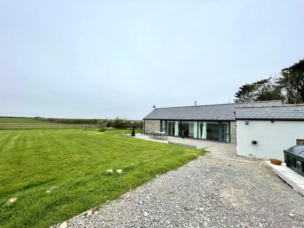 Cosy Barn With Views In Wick Vale Of Glamorgan Exterior foto